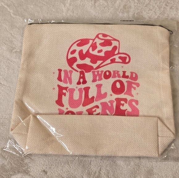 "In a World Full of Jolenes Be a Dolly" Makeup Bag Zipper Pouch - Picture 3 of 9